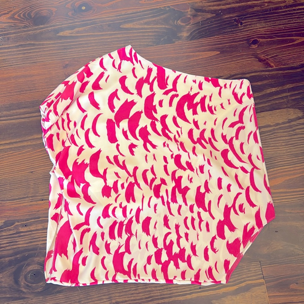 One shoulder top in hot pink pattern